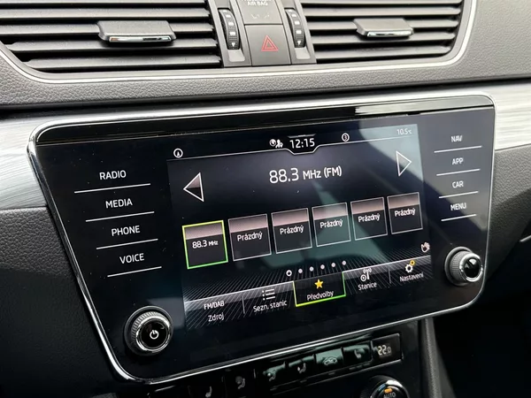 Škoda Superb 2.0 TDI Ambition - foto 14