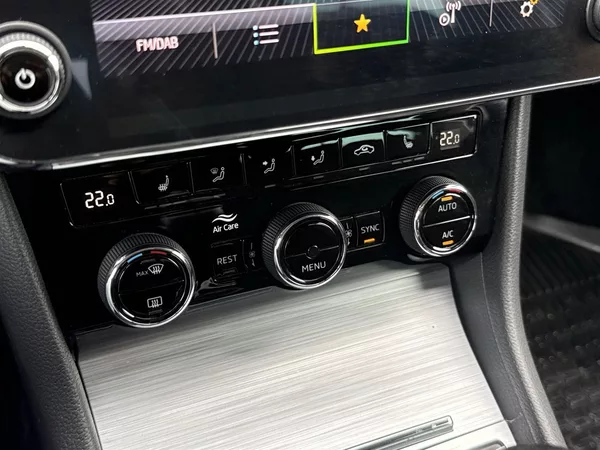 Škoda Superb 2.0 TDI Ambition - foto 16