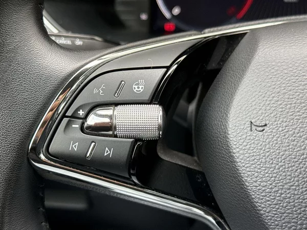 Škoda Superb 2.0 TDI Ambition - foto 21