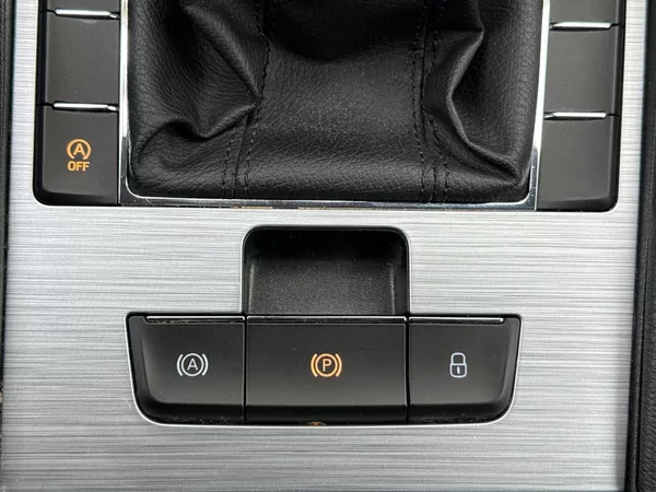 Škoda Superb 2.0 TDI Ambition - foto 24
