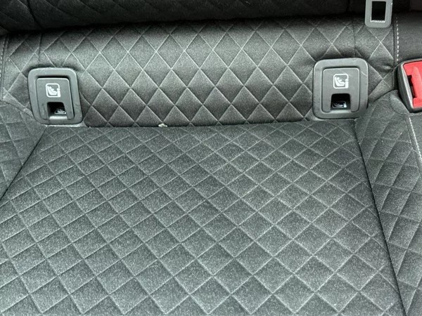 Škoda Superb 2.0 TDI Ambition - foto 27