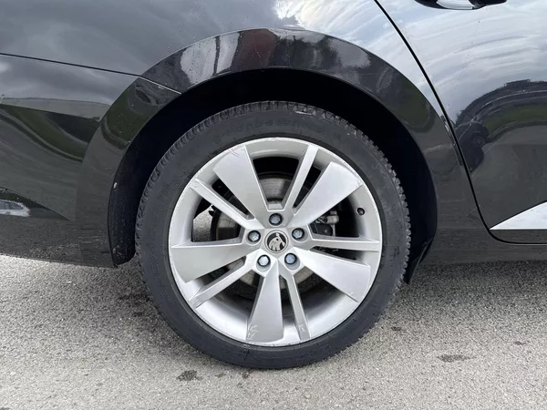 Škoda Superb 2.0 TDI Ambition - foto 29