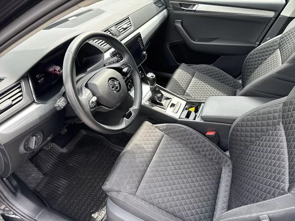 Škoda Superb 2.0 TDI Ambition - foto 6