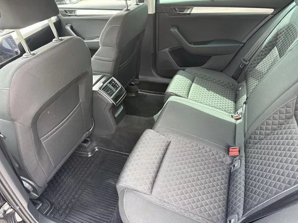 Škoda Superb 2.0 TDI Ambition - foto 7
