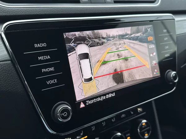 Škoda Superb Combi 2.0 TDI DSG Style + - foto 12