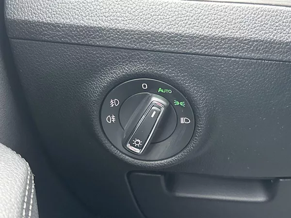 Škoda Superb Combi 2.0 TDI DSG Style + - foto 16