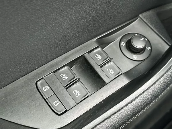 Škoda Superb Combi 2.0 TDI DSG Style + - foto 17