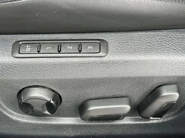 Škoda Superb Combi 2.0 TDI DSG Style + - foto 23