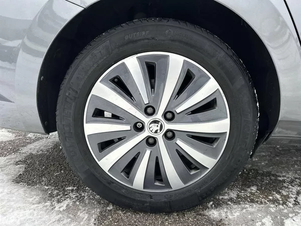 Škoda Superb Combi 2.0 TDI DSG Style + - foto 27