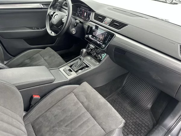 Škoda Superb Combi 2.0 TDI DSG Style + - foto 9