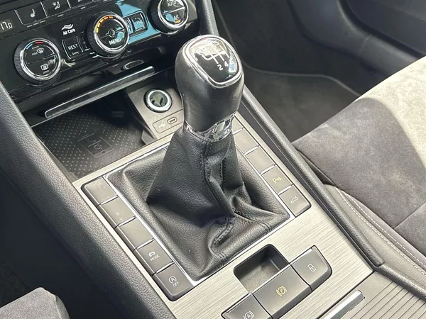 Škoda Superb Combi 1.5 TSI Style+ - foto 15