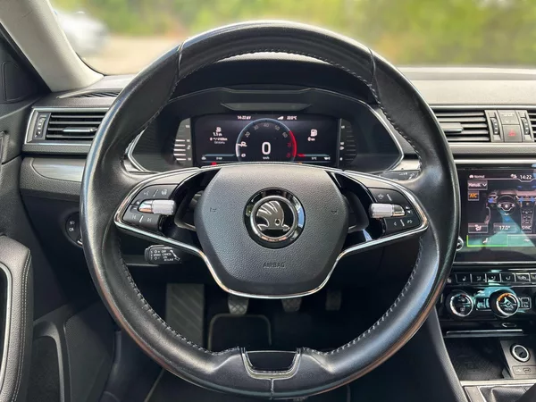 Škoda Superb Combi 1.5 TSI Style+ - foto 19