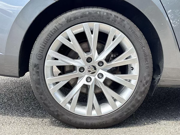 Škoda Superb Combi 1.5 TSI Style+ - foto 27