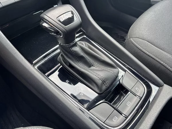 Škoda Karoq 1.5 TSI DSG Fresh - foto 14