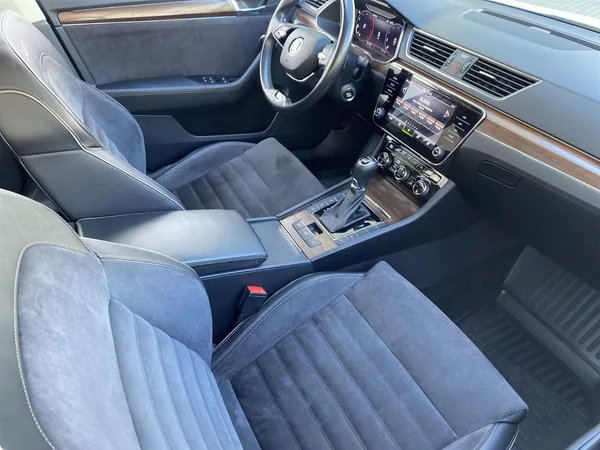 Škoda Superb Combi 2.0 TDI 4x4 DSG Scout - foto 10