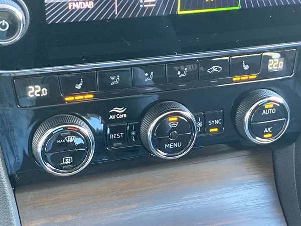 Škoda Superb Combi 2.0 TDI 4x4 DSG Scout - foto 17