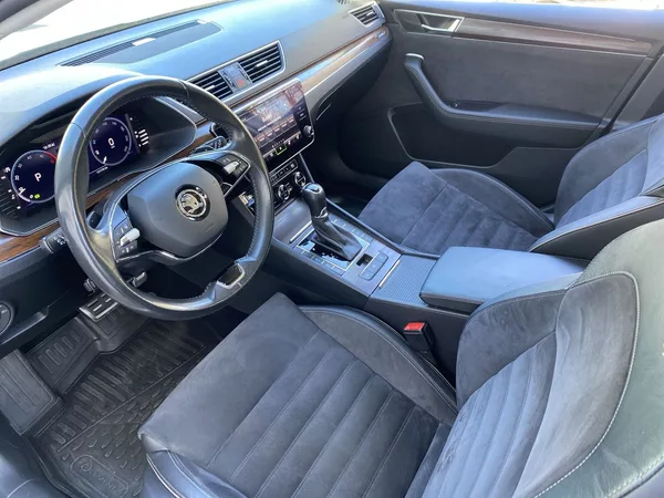 Škoda Superb Combi 2.0 TDI 4x4 DSG Scout - foto 8