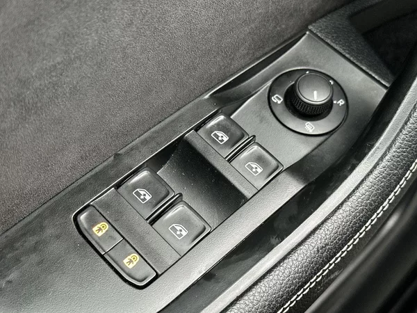 Škoda Superb 1.5 TSI Sportline - foto 17