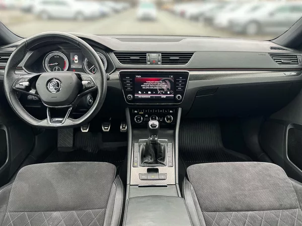 Škoda Superb 1.5 TSI Sportline - foto 5