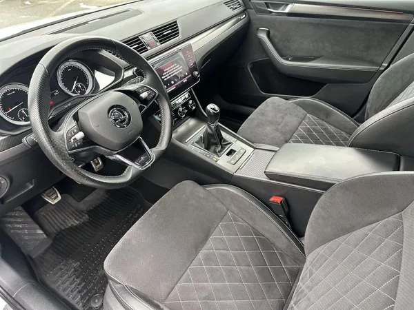 Škoda Superb 1.5 TSI Sportline - foto 7