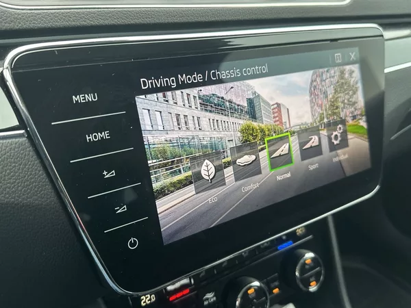 Škoda Superb Combi 2.0 TDI 4x4 DSG L&K - foto 14