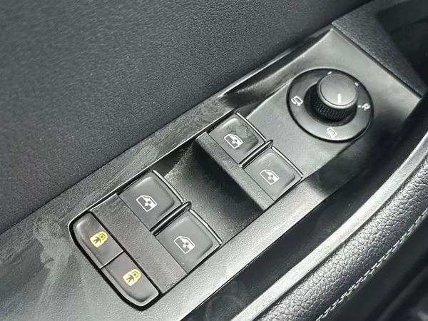 Škoda Superb Combi 2.0 TDI 4x4 DSG L&K - foto 18