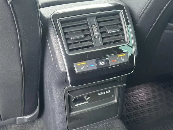 Škoda Superb Combi 2.0 TDI 4x4 DSG L&K - foto 26