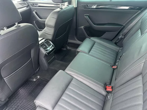 Škoda Superb Combi 2.0 TDI 4x4 DSG L&K - foto 8