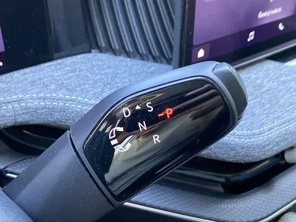 Škoda Superb 2.0 TDI DSG Selection - foto 16