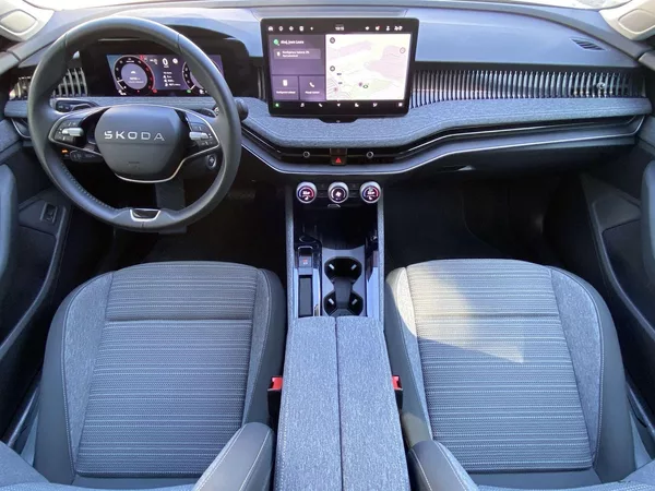 Škoda Superb 2.0 TDI DSG Selection - foto 5