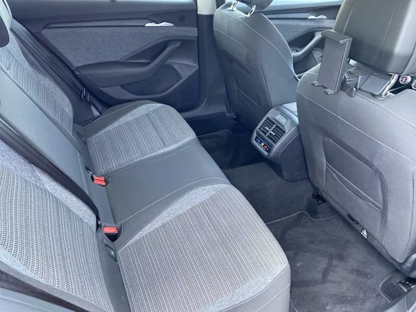 Škoda Superb Combi 1.5 TSI DSG Selection - foto 11