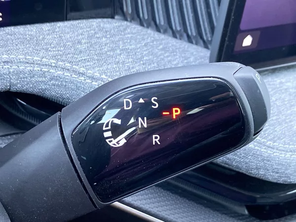 Škoda Superb Combi 1.5 TSI DSG Selection - foto 17