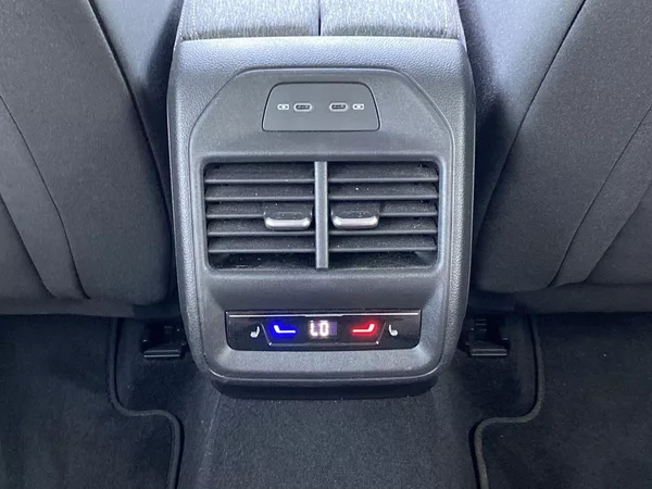 Škoda Superb Combi 1.5 TSI DSG Selection - foto 24