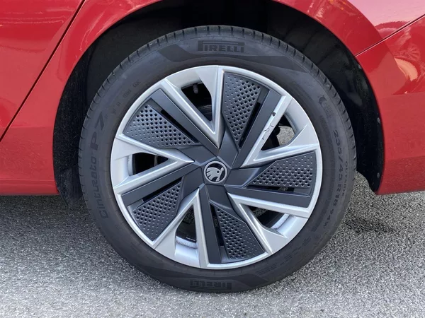 Škoda Superb Combi 1.5 TSI DSG Selection - foto 34