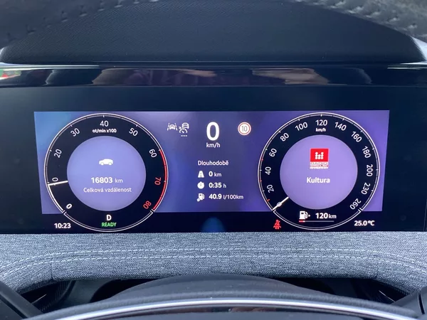 Škoda Superb Combi 1.5 TSI DSG Selection - foto 7