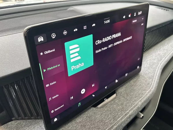 Škoda Superb Combi 2.0 TDI DSG SELECTION - foto 13