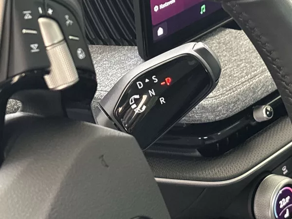 Škoda Superb Combi 2.0 TDI DSG SELECTION - foto 15