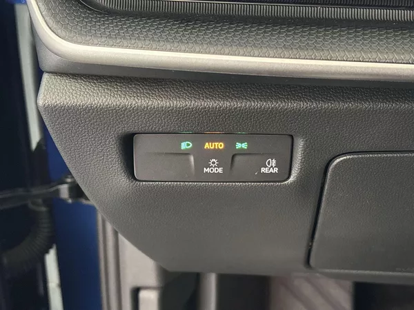 Škoda Superb Combi 2.0 TDI DSG SELECTION - foto 16