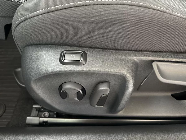 Škoda Superb Combi 2.0 TDI DSG SELECTION - foto 20