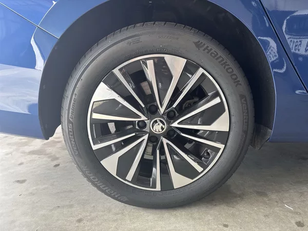 Škoda Superb Combi 2.0 TDI DSG SELECTION - foto 27