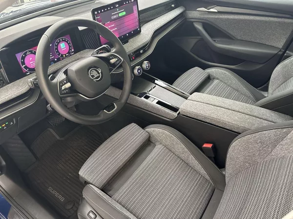 Škoda Superb Combi 2.0 TDI DSG SELECTION - foto 7