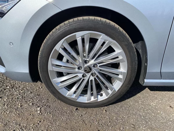 Škoda Superb 2.0 TDI 4x4 DSG L&K - foto 29