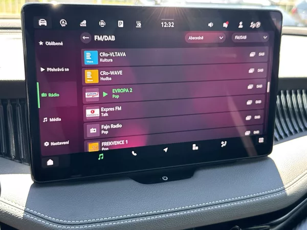 Škoda Superb 2.0 TSI 4x4 DSG Sportline - foto 20