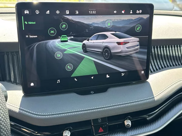 Škoda Superb 2.0 TSI 4x4 DSG Sportline - foto 21