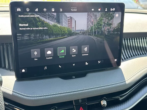 Škoda Superb 2.0 TSI 4x4 DSG Sportline - foto 22