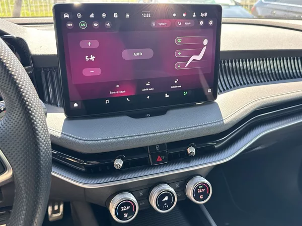 Škoda Superb 2.0 TSI 4x4 DSG Sportline - foto 25