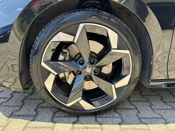 Škoda Superb 2.0 TSI 4x4 DSG Sportline - foto 32