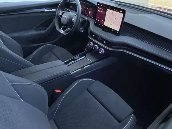 Škoda Superb Combi 2.0 TDI 4x4 DSG Sportlin - foto 13
