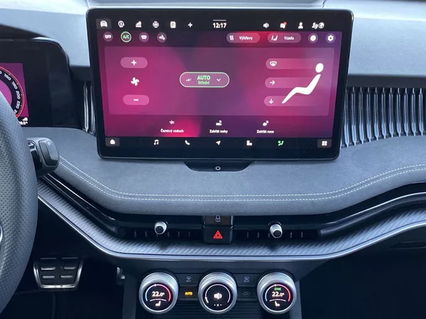 Škoda Superb Combi 2.0 TDI 4x4 DSG Sportlin - foto 18