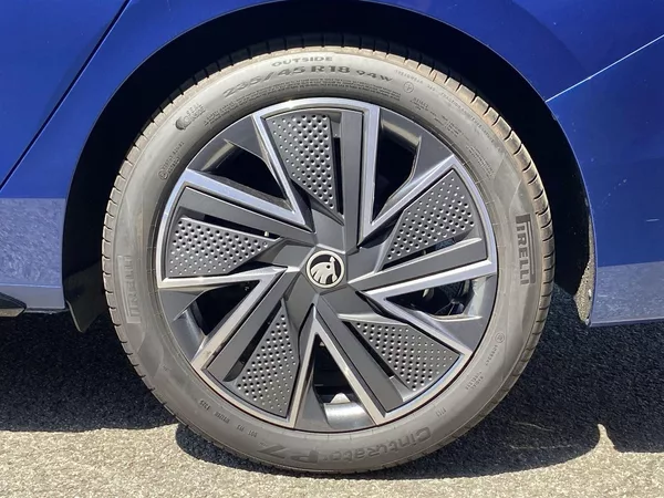 Škoda Superb Combi 2.0 TDI 4x4 DSG Sportlin - foto 36